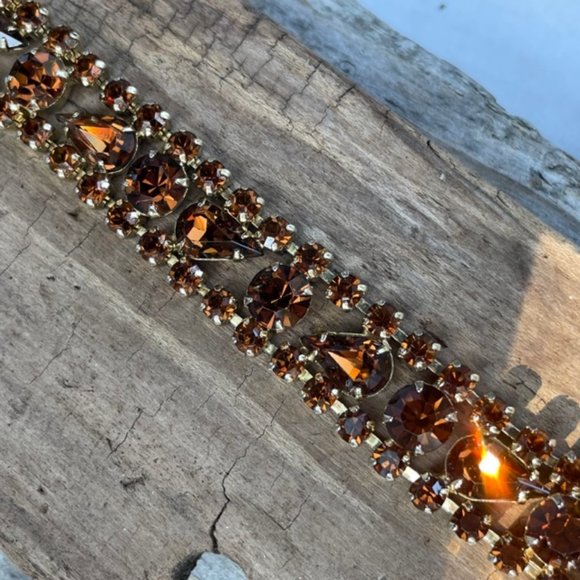 Vintage Amber Rhinestone Bracelet in a Goldtone Setting - Picture 5 of 14